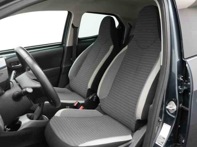 Toyota AYGO 1.0 VVT-i x-cite | Climate Control | Dealer Onderhouden | Achteruitrijcamera | Onderweg-naar-dealer