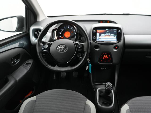 Toyota AYGO 1.0 VVT-i x-cite | Climate Control | Dealer Onderhouden | Achteruitrijcamera | Onderweg-naar-dealer
