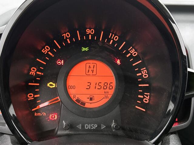 Toyota AYGO 1.0 VVT-i x-joy automaat | Dealer onderhouden | Climate control | DAB | Navigatie | Achteruitrijcamera | velgen | Elektrisch verstelbare spiegels | Elektrische ramen voor |