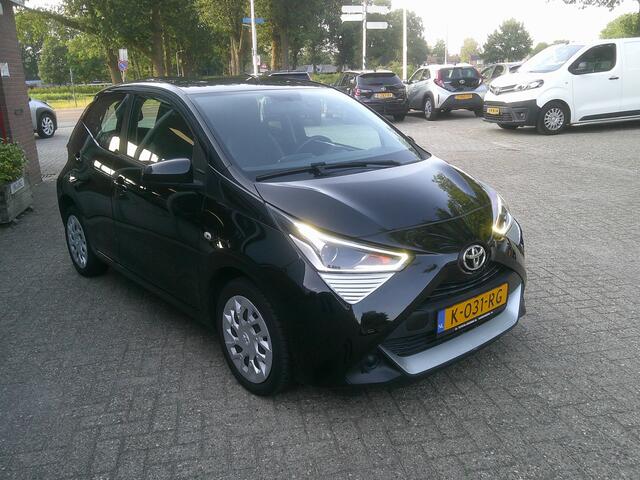 Toyota AYGO 1.0 VVT-i x-play