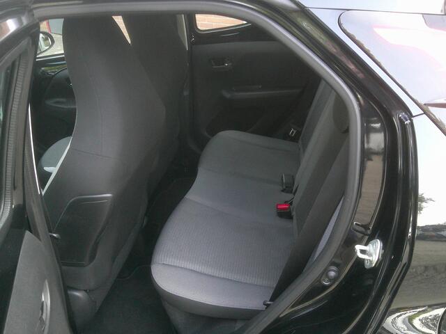 Toyota AYGO 1.0 VVT-i x-play