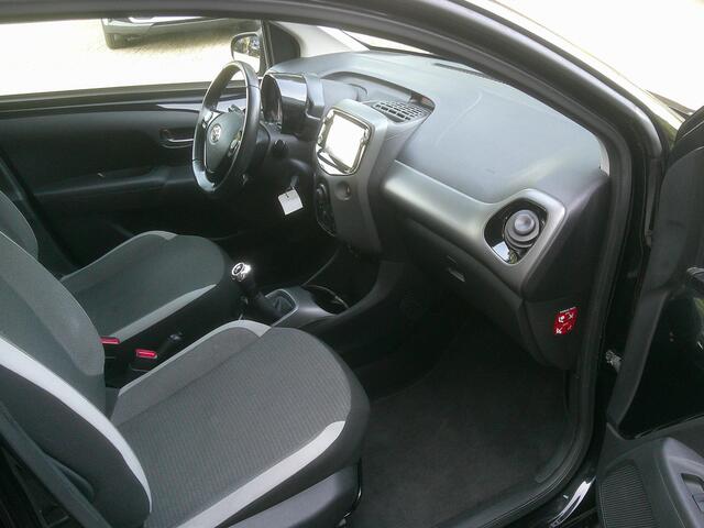 Toyota AYGO 1.0 VVT-i x-play