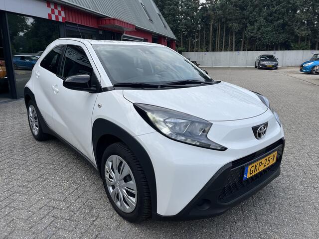 Toyota AYGO X 1.0 VVT-i MT Play All-Season/Apple/Android/Camera