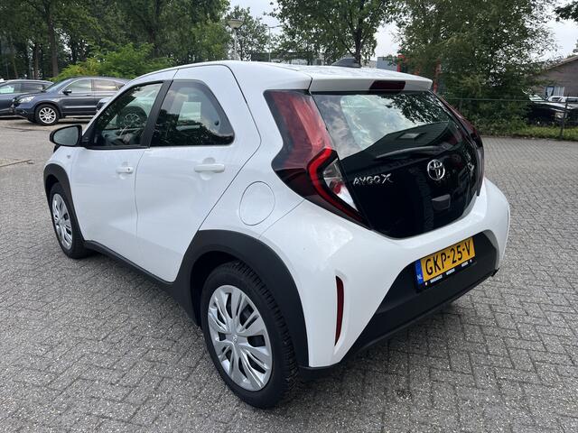 Toyota AYGO X 1.0 VVT-i MT Play All-Season/Apple/Android/Camera