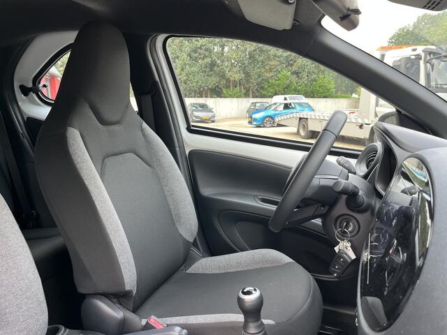 Toyota AYGO X 1.0 VVT-i MT Play All-Season/Apple/Android/Camera