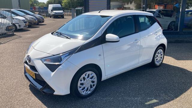 Toyota AYGO 1.0 VVT-i 5Drs x-play. Mooie wagen. Airconditionig. Nw APK