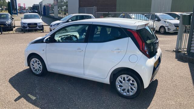 Toyota AYGO 1.0 VVT-i 5Drs x-play. Mooie wagen. Airconditionig. Nw APK