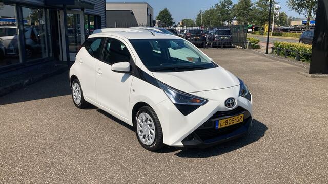 Toyota AYGO 1.0 VVT-i 5Drs x-play. Mooie wagen. Airconditionig. Nw APK