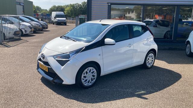 Toyota AYGO 1.0 VVT-i 5Drs x-play. Mooie wagen. Airconditionig. Nw APK