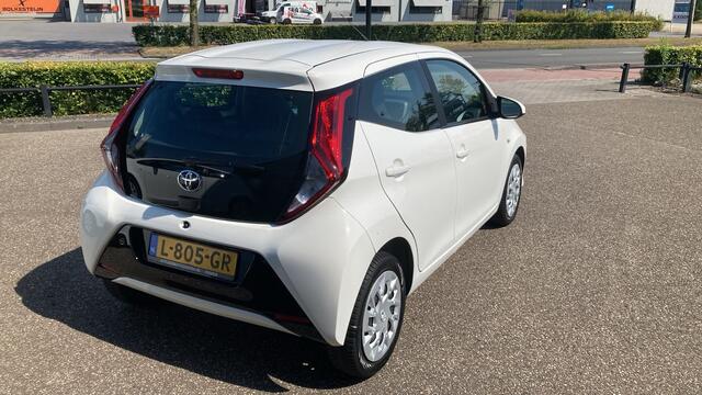 Toyota AYGO 1.0 VVT-i 5Drs x-play. Mooie wagen. Airconditionig. Nw APK