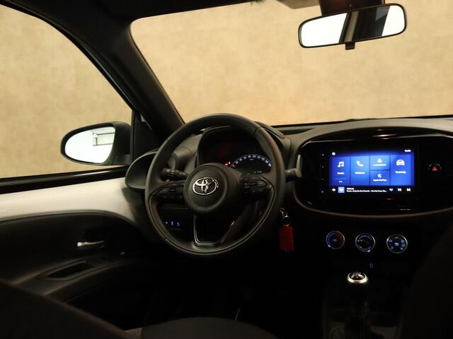 Toyota AYGO X 1.0 VVT-i MT Play - ORIGINEEL NEDERLANDSE AUTO - ACHTERUITRIJCAMERA - CRUISE CONTROL - APPLE CARPLAY/ANDROID AUTO - AIRCO - BLUETOOTH TELEFOONVOORBEREIDING - MULTIMEDIA SCHERM