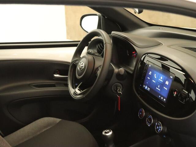 Toyota AYGO X 1.0 VVT-i MT Play - ORIGINEEL NEDERLANDSE AUTO - ACHTERUITRIJCAMERA - CRUISE CONTROL - APPLE CARPLAY/ANDROID AUTO - AIRCO - BLUETOOTH TELEFOONVOORBEREIDING - MULTIMEDIA SCHERM