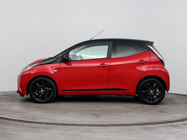 Toyota AYGO 1.0 VVT-i x-cite | Dealeronderhouden | L.M. Velgen | Getintglas | Airco | Bi-Tone | 1ste eigenaar |