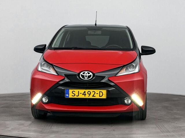 Toyota AYGO 1.0 VVT-i x-cite | Dealeronderhouden | L.M. Velgen | Getintglas | Airco | Bi-Tone | 1ste eigenaar |