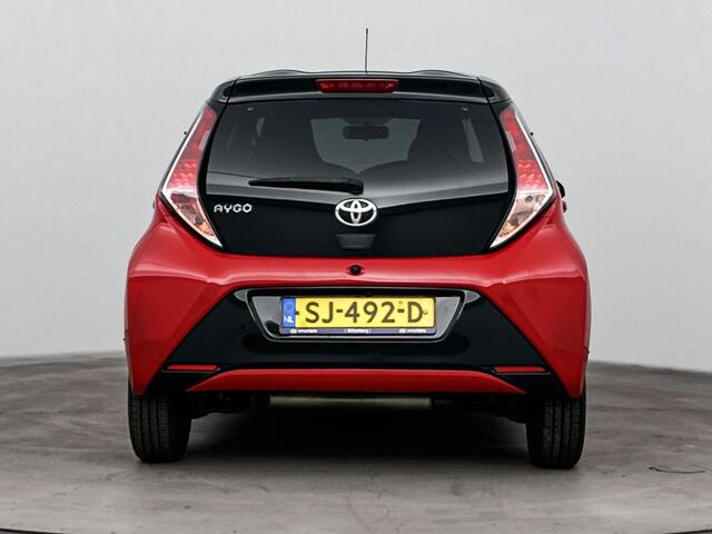 Toyota AYGO 1.0 VVT-i x-cite | Dealeronderhouden | L.M. Velgen | Getintglas | Airco | Bi-Tone | 1ste eigenaar |