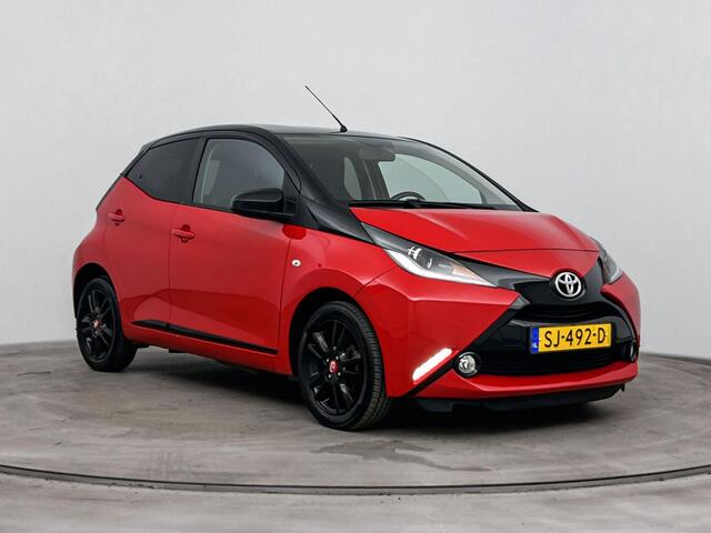 Toyota AYGO 1.0 VVT-i x-cite | Dealeronderhouden | L.M. Velgen | Getintglas | Airco | Bi-Tone | 1ste eigenaar |