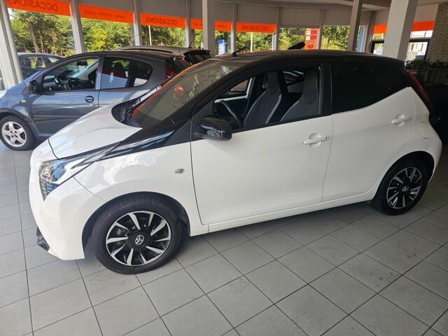 Toyota AYGO 1.0 VVT-I X-PLAY