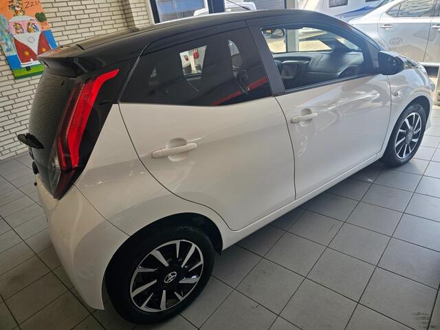 Toyota AYGO 1.0 VVT-I X-PLAY