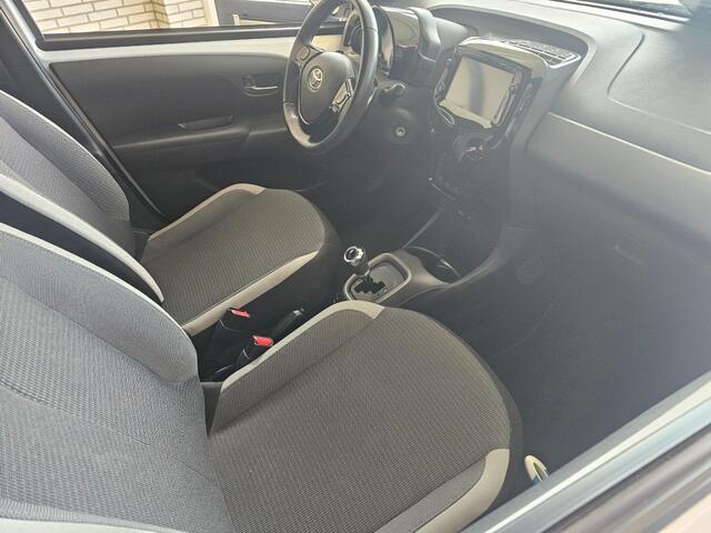 Toyota AYGO 1.0 VVT-I X-PLAY
