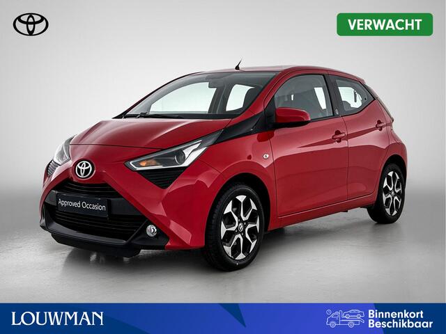Toyota AYGO 1.0 VVT-i x-play | Apple CarPlay/Android Auto | DAB | Achteruitrijcamera | Airco | Velgen | Elektrische ramen voor | Elektrisch verstelbare spiegels |