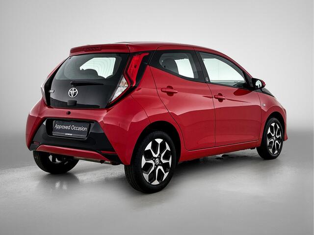Toyota AYGO 1.0 VVT-i x-play | Apple CarPlay/Android Auto | DAB | Achteruitrijcamera | Airco | Velgen | Elektrische ramen voor | Elektrisch verstelbare spiegels |
