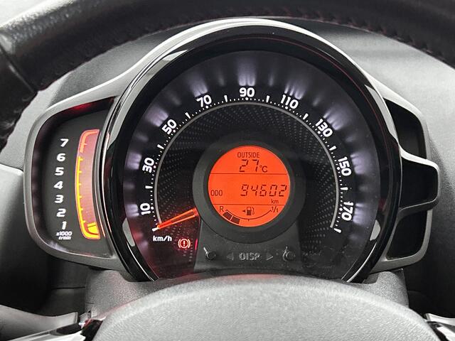 Toyota AYGO 1.0 VVT-i x-play | Apple CarPlay/Android Auto | DAB | Achteruitrijcamera | Airco | Velgen | Elektrische ramen voor | Elektrisch verstelbare spiegels |
