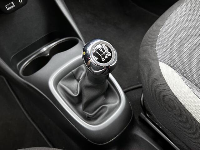 Toyota AYGO 1.0 VVT-i x-play | Apple CarPlay/Android Auto | DAB | Achteruitrijcamera | Airco | Velgen | Elektrische ramen voor | Elektrisch verstelbare spiegels |