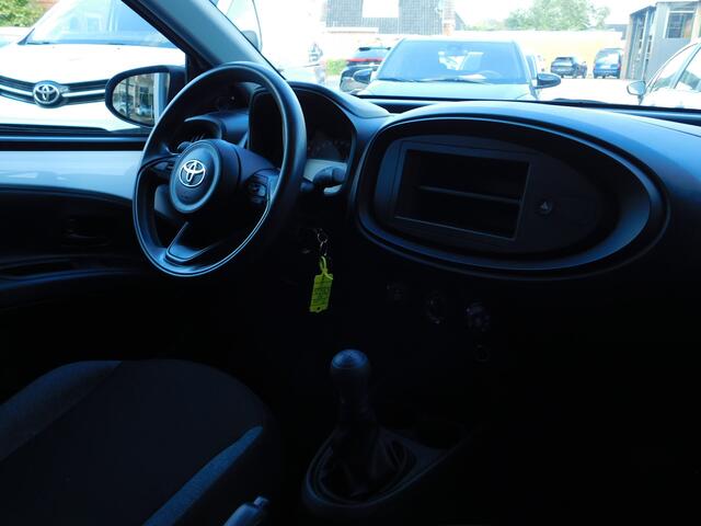 Toyota AYGO X 1.0 VVT-i MT