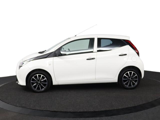 Toyota AYGO 1.0 VVT-i x-fun | Lichtmetalen Velgen | Airco | Bluetooth |