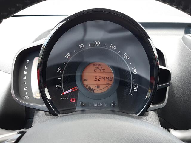 Toyota AYGO 1.0 VVT-i x-play | Dealer onderhouden | Apple CarPlay/Android Auto | Achteruitrijcamera | Airco | Elektrische ramen voor | Buitenspiegels elektrisch verstelbaar |