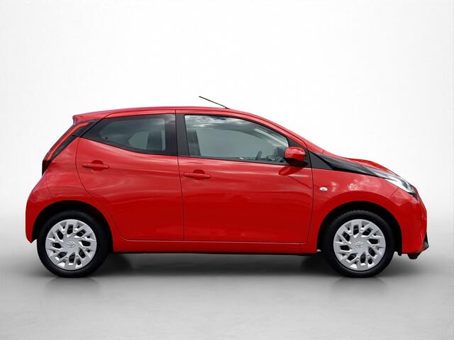 Toyota AYGO 1.0 VVT-i x-play | Dealer onderhouden | Apple CarPlay/Android Auto | Achteruitrijcamera | Airco | Elektrische ramen voor | Buitenspiegels elektrisch verstelbaar |