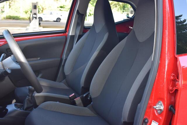 Toyota AYGO 1.0 VVT-i x-fun 100% Dealer onderhouden | 5-Deurs | Airco | 12 mnd BOVAG garantie | Whatsapp 06-53188999
