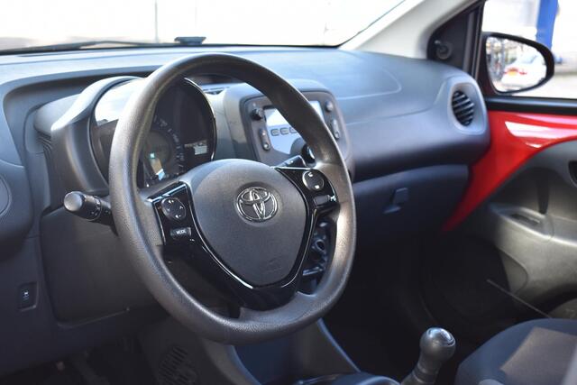 Toyota AYGO 1.0 VVT-i x-fun 100% Dealer onderhouden | 5-Deurs | Airco | 12 mnd BOVAG garantie | Whatsapp 06-53188999