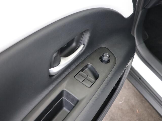Toyota AYGO X Hybrid 115 play + GO Pack | DEMO & DIRECT LEVERBAAR | 17 inch LM Velgen |