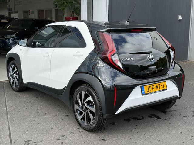 Toyota AYGO X 1.0 VVT-i S-CVT Pulse Automaat, NL-auto, Lichtmetalen velgen, LED, Achteruitrijcamera, Navigatie, Privacy glass