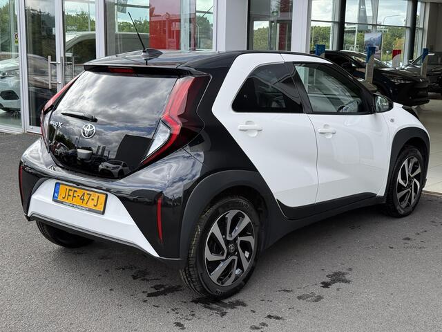 Toyota AYGO X 1.0 VVT-i S-CVT Pulse Automaat, NL-auto, Lichtmetalen velgen, LED, Achteruitrijcamera, Navigatie, Privacy glass