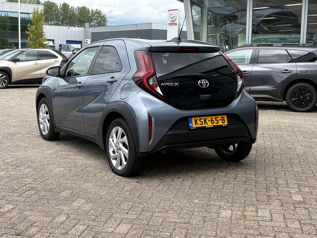 Toyota AYGO X 1.0 VVT-i MT first