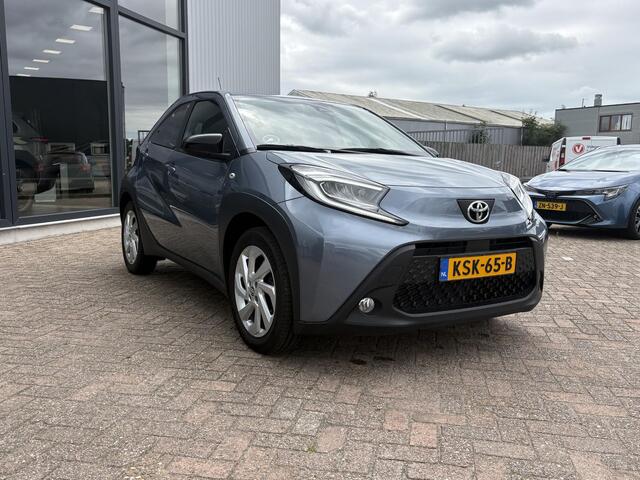 Toyota AYGO X 1.0 VVT-i MT first