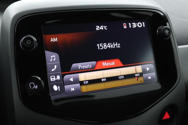 Toyota AYGO 1.0 VVT-i x-play | Groot scherm multimedia | Airco | Parkeercamera |
