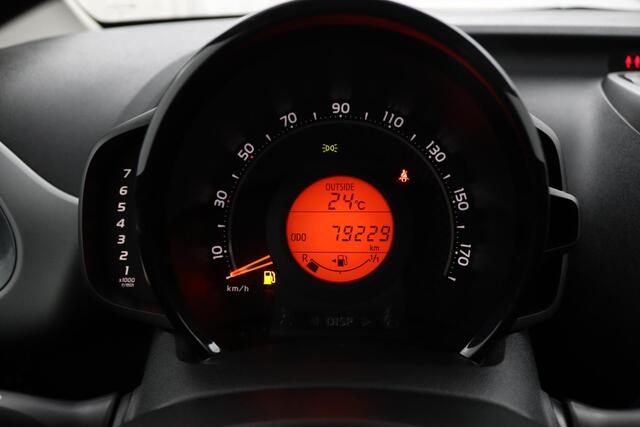 Toyota AYGO 1.0 VVT-i x-play | Groot scherm multimedia | Airco | Parkeercamera |