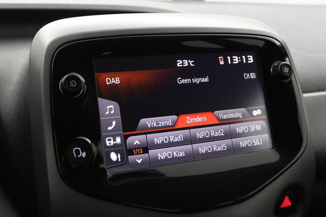 Toyota AYGO 1.0 VVT-i x-play | Groot scherm multimedia | Airco | Parkeercamera |