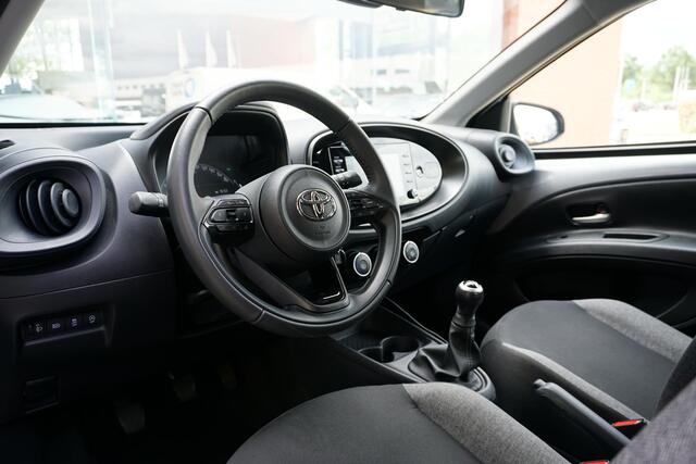 Toyota AYGO X 1.0 VVT-i MT Play + CAMERA / ADAPTIEVE CRUISE / CARPLAY