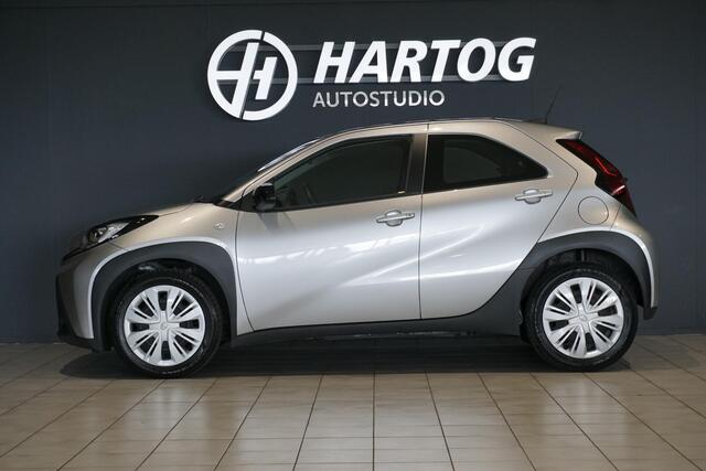 Toyota AYGO X 1.0 VVT-i MT Play + CAMERA / ADAPTIEVE CRUISE / CARPLAY