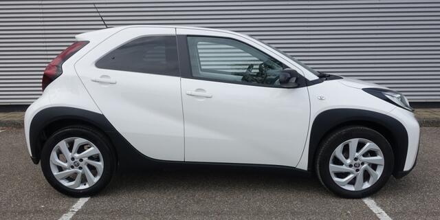 Toyota AYGO 1.0 12V VVT-i First I NL-Auto I 100% dealer I Clima I Cruise I