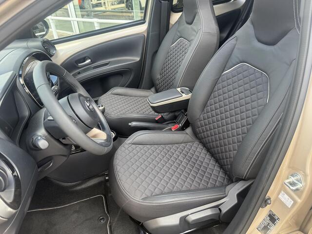 Toyota AYGO X 1.0 VVT-i MT Premium met Cabriodak, JBL, All season, 1e eigenaar, NL auto, slechts 3488KM!
