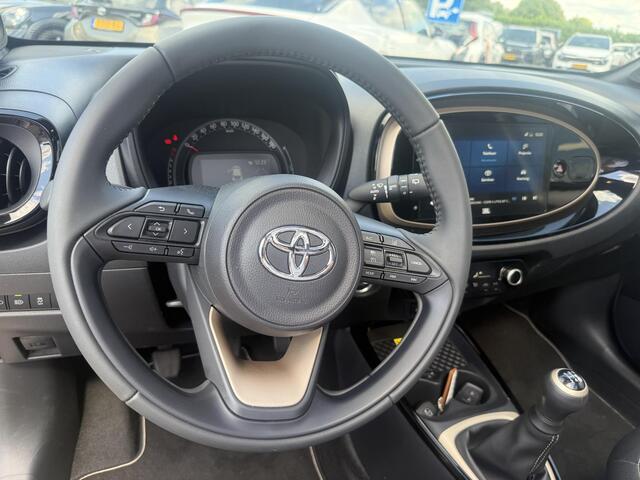 Toyota AYGO X 1.0 VVT-i MT Premium met Cabriodak, JBL, All season, 1e eigenaar, NL auto, slechts 3488KM!