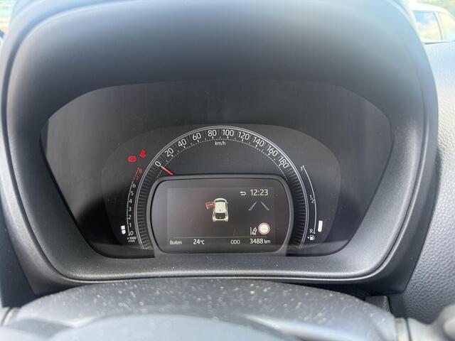 Toyota AYGO X 1.0 VVT-i MT Premium met Cabriodak, JBL, All season, 1e eigenaar, NL auto, slechts 3488KM!