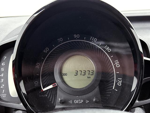 Toyota AYGO 1.0 VVT-i x-joy | Dealer onderhouden | Apple CarPlay/Android Auto | Climate Control | DAB | Automatische verlichting | Velgen | Elektrische ramen voor | Buitenspiegels elektrisch verstelbaar |