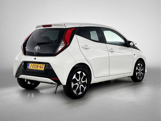 Toyota AYGO 1.0 VVT-i x-joy Automaat | NIEUW GELEVERD & ONDERHOUDEN | Climate Control | Apple Carplay / Android Auto |
