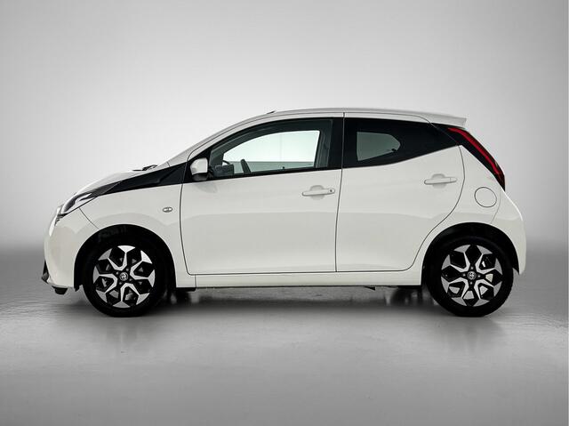 Toyota AYGO 1.0 VVT-i x-joy Automaat | NIEUW GELEVERD & ONDERHOUDEN | Climate Control | Apple Carplay / Android Auto |